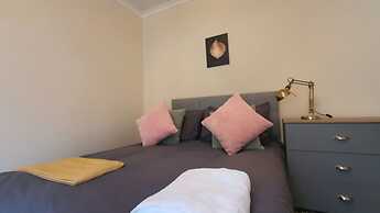 Room in Guest Room - Single Room in Coventry
