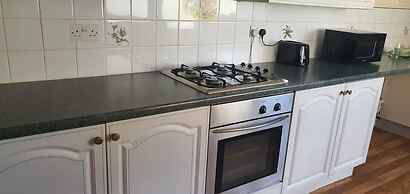 Room in Guest Room - Single Room in Coventry