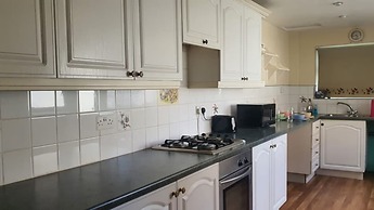 Room in Guest Room - Nice Double Room in Coventry