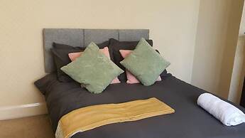 Room in Guest Room - Big Comfortable Room in Coventry