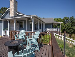 Hot Tub Retreat by Wine Country