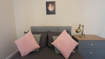 Room in Guest Room - Nice Comfortable Room in Coventry