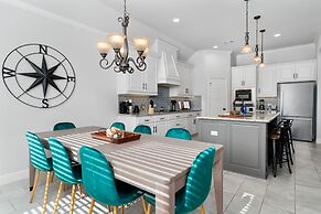 The Noble House Near Magnolia with Pool