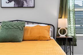 The Noble House Near Magnolia with Pool