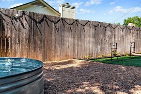 Charming & Bright W Lounging Pool