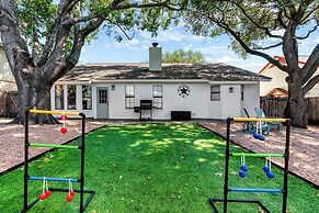 Charming & Bright W Lounging Pool