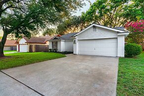 Charming & Bright W Lounging Pool