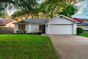 Charming & Bright W Lounging Pool