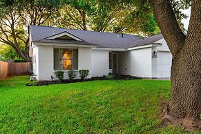 Charming & Bright W Lounging Pool