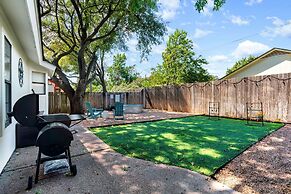 Charming & Bright W Lounging Pool