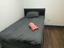 Room in Guest Room - Nice big Room in Coventry