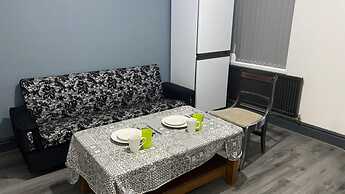 Room in Guest Room - Bright big Room in Coventry