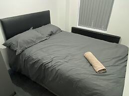 Room in Guest Room - Lovely big Room in Coventry