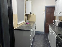 Room in Guest Room - Comfortable big Room in Coventry