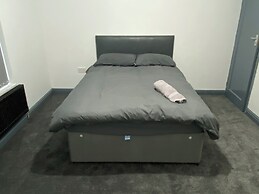 Room in Guest Room - Comfortable big Room in Coventry