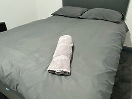 Room in Guest Room - Comfortable big Room in Coventry