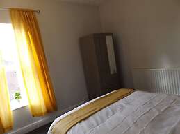 Room in Guest Room - Spacious Double Room in Stoke