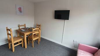 Room in Guest Room - Bright Single Room in Stoke