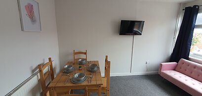Room in Guest Room - Big Double Room in Stoke City