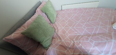 Room in Guest Room - Big Double Room in Stoke City