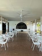 cclim resort with pool party