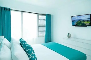 Apartment with roof top pool