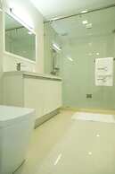 Apartment with roof top pool