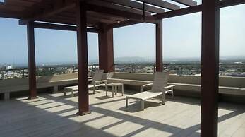 Apartment with roof top pool