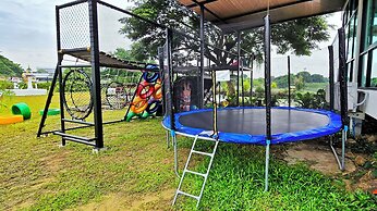 Tiny Island Lake Lodge