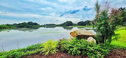 Tiny Island Lake Lodge