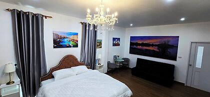 Tiny Island Lake Lodge