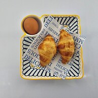 Tiny Island Lake Lodge