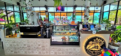 Tiny Island Lake Lodge