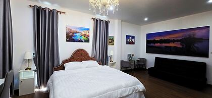 Tiny Island Lake Lodge