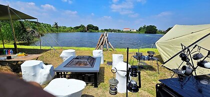 Tiny Island Lake Lodge