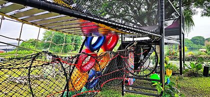 Tiny Island Lake Lodge