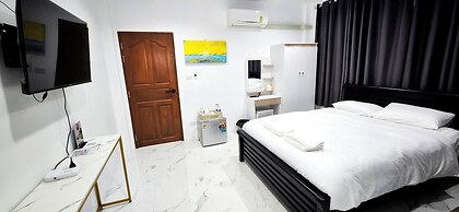 Tiny Island Lake Lodge