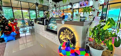 Tiny Island Lake Lodge