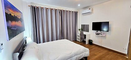 Tiny Island Lake Lodge