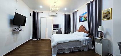 Tiny Island Lake Lodge