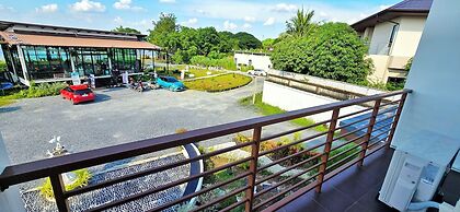 Tiny Island Lake Lodge