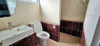 Tiny Island Lake Lodge