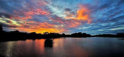 Tiny Island Lake Lodge