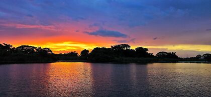 Tiny Island Lake Lodge