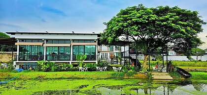 Tiny Island Lake Lodge
