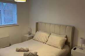 Tranquil Sheffield Retreat - 3 Bedroom House