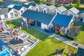 Comfortable Holiday Cottages, Pool Whirlpool Dabki