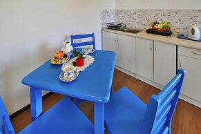 Holiday Studio With Terrace