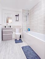 Cosy 2 Bedroom 2 Bath Apartment With Free Parking