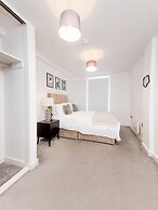 Cosy 2 Bedroom 2 Bath Apartment With Free Parking